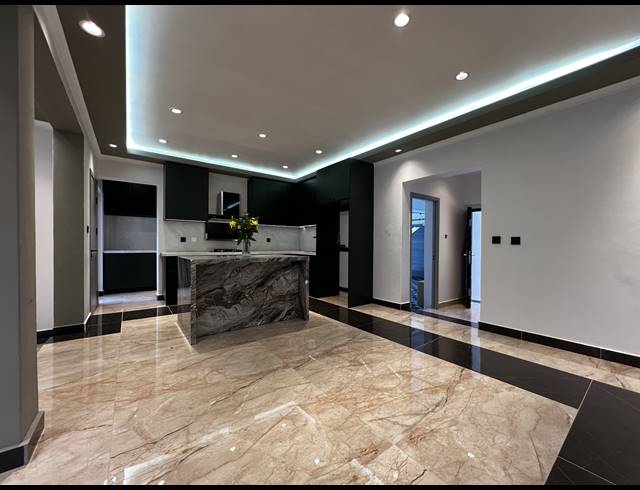 3 BEDROOM FREEHOLD FOR SALE IN SANDOWN